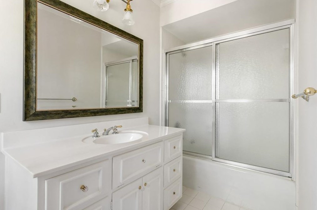 6000 Winterthur Rdg, Atlanta GA  30328-4629 exterior