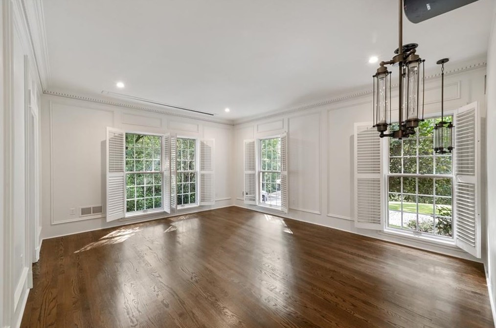 6000 Winterthur Rdg, Atlanta GA  30328-4629 exterior