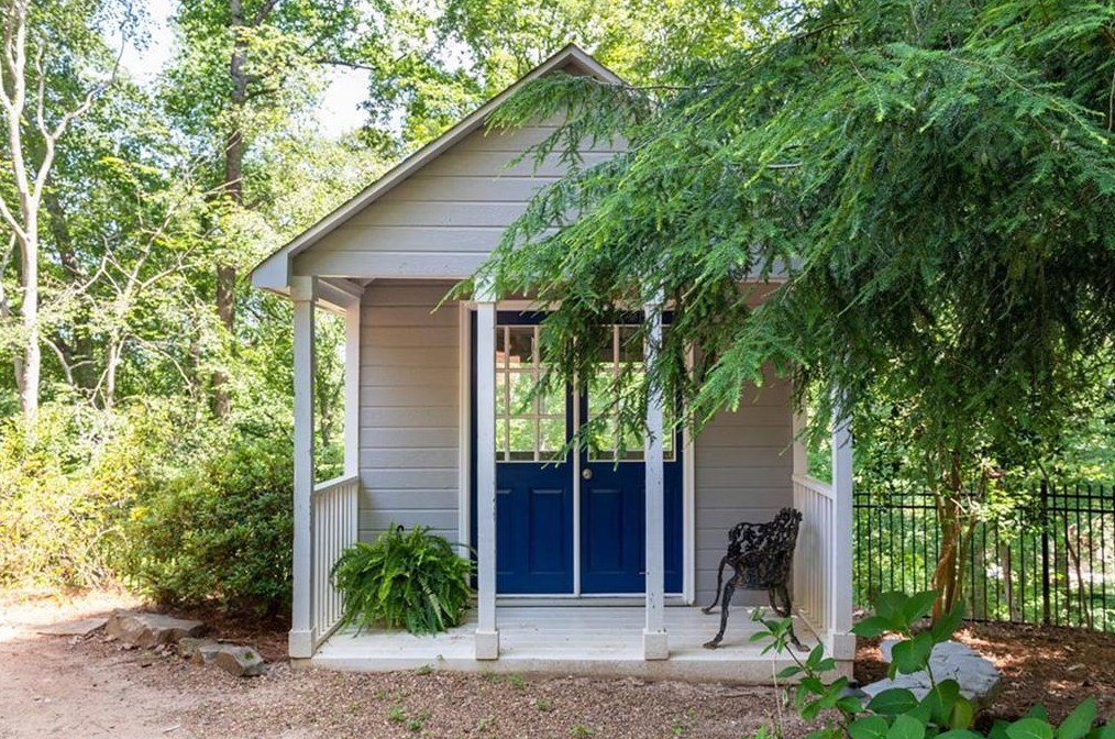 6000 Winterthur Rdg, Atlanta GA  30328-4629 exterior