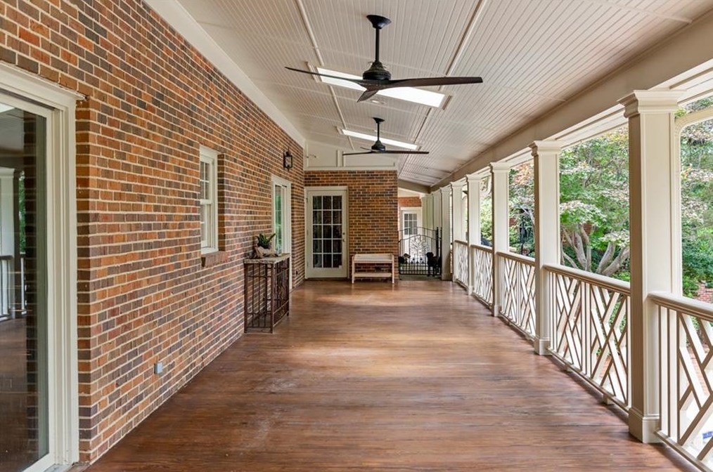 6000 Winterthur Rdg, Atlanta GA  30328-4629 exterior