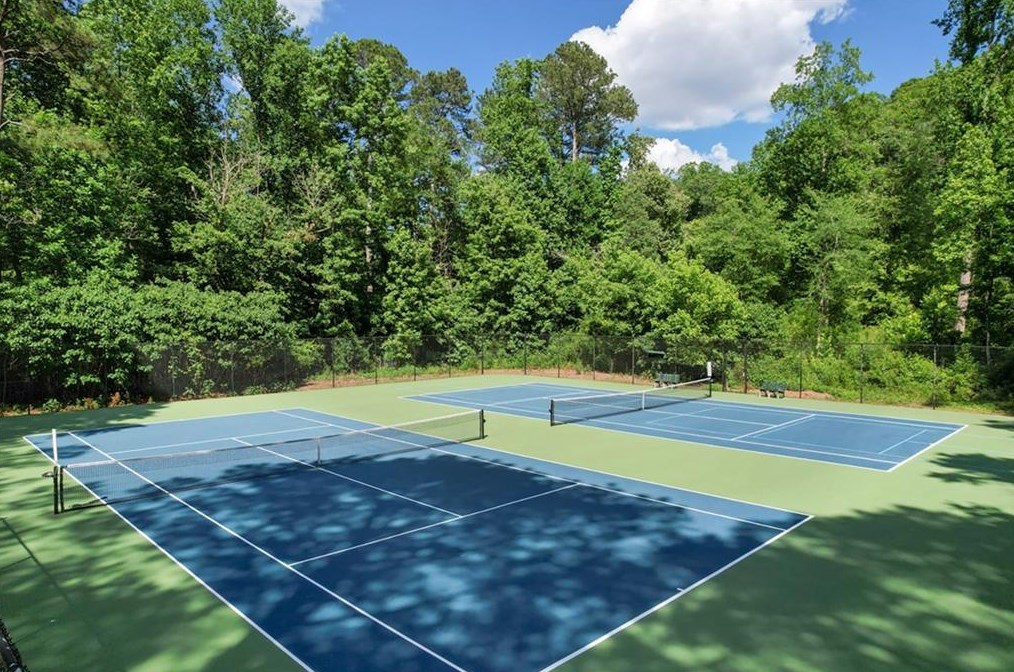 6000 Winterthur Rdg, Atlanta GA  30328-4629 exterior