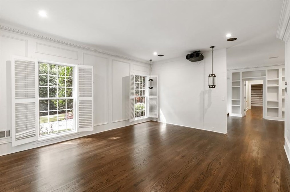 6000 Winterthur Rdg, Atlanta GA  30328-4629 exterior