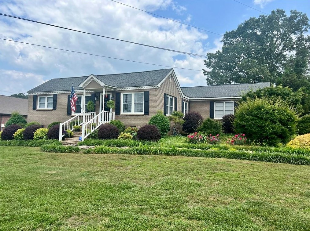 126 Curtis Pkwy, Calhoun, GA 30701-2062