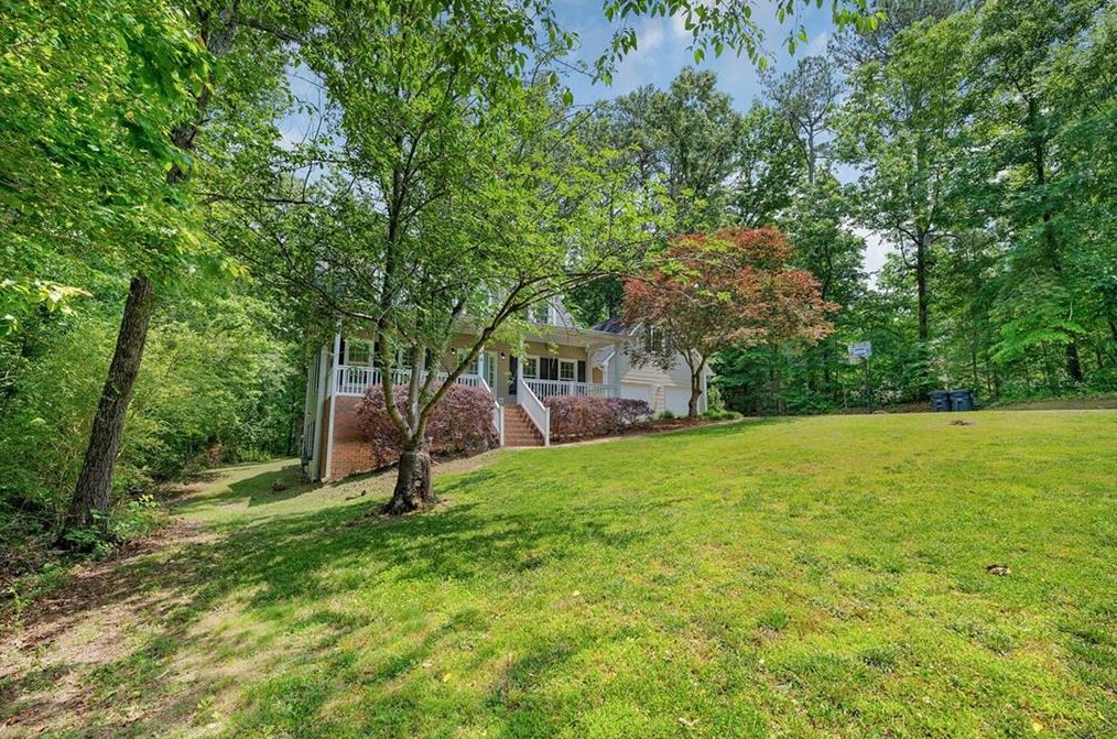 186 Lake Dr Se, Calhoun, GA 30701