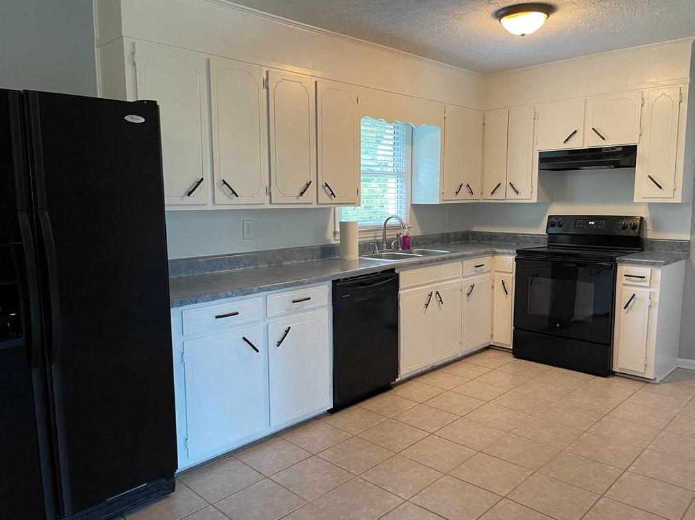 5322 Bethel Rd, Clermont, GA 30527-1922
