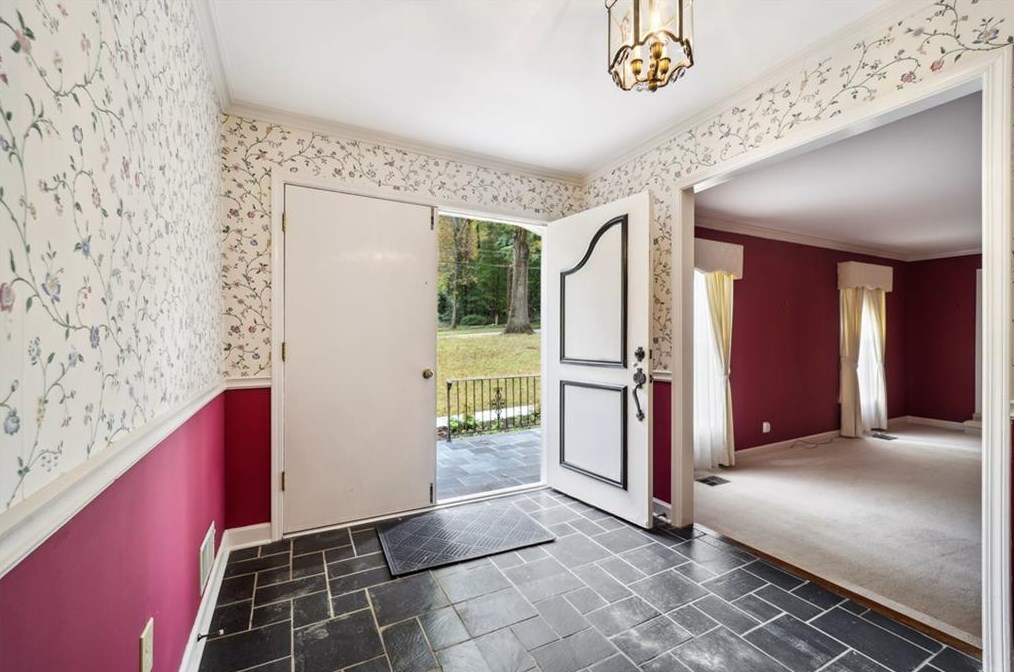 7520 Spalding Ln, Atlanta, GA 30350-1163