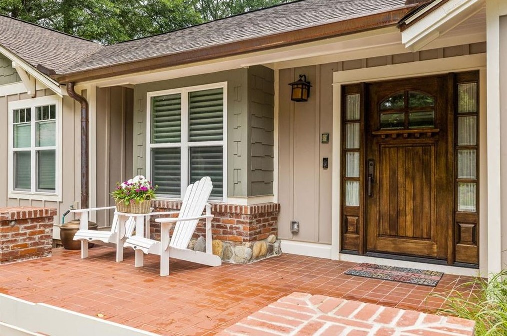 2922 Sandra Ln, Decatur GA  30033-1816 exterior