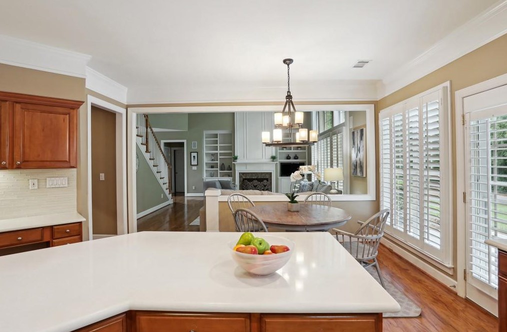 2075 Wrights Ml Cir, Atlanta GA  30324-2792 exterior