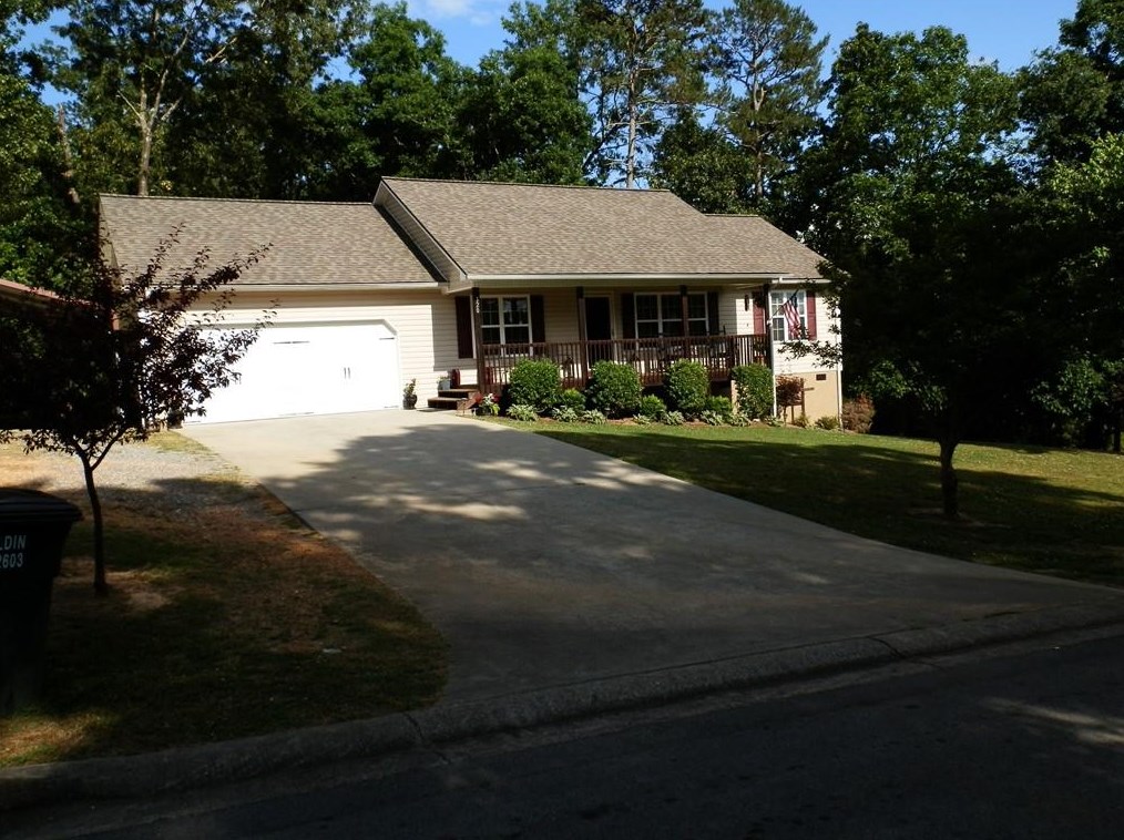 320 Erica Ln, Calhoun, GA 30701-4834