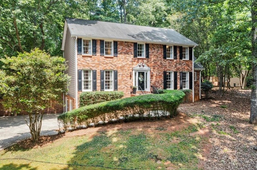 100 Grassnut Ct, Roswell, GA 30076-3245