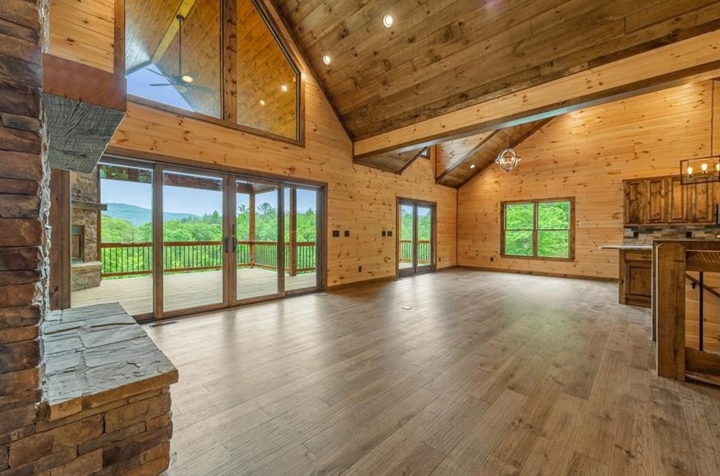 170 Red Bridge Ln, Mineral Bluff, GA 30559