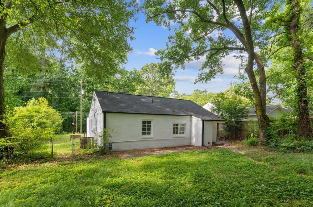 1829 Venetian Dr, Atlanta GA 30311-4031 exterior