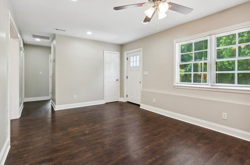 1829 Venetian Dr, Atlanta GA 30311-4031 exterior