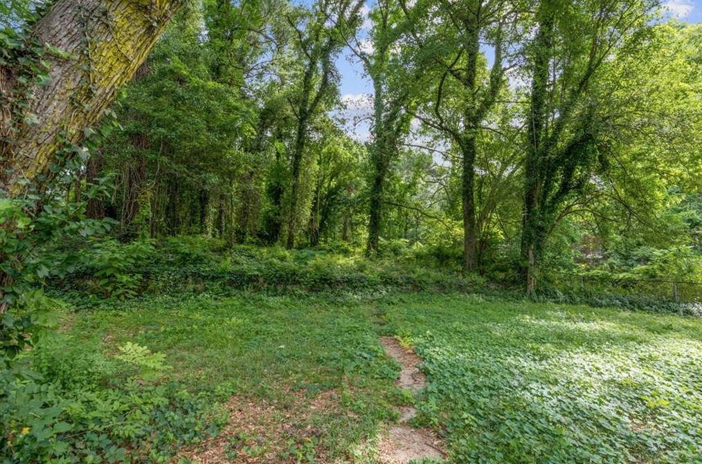 1829 Venetian Dr, Atlanta GA 30311-4031 exterior