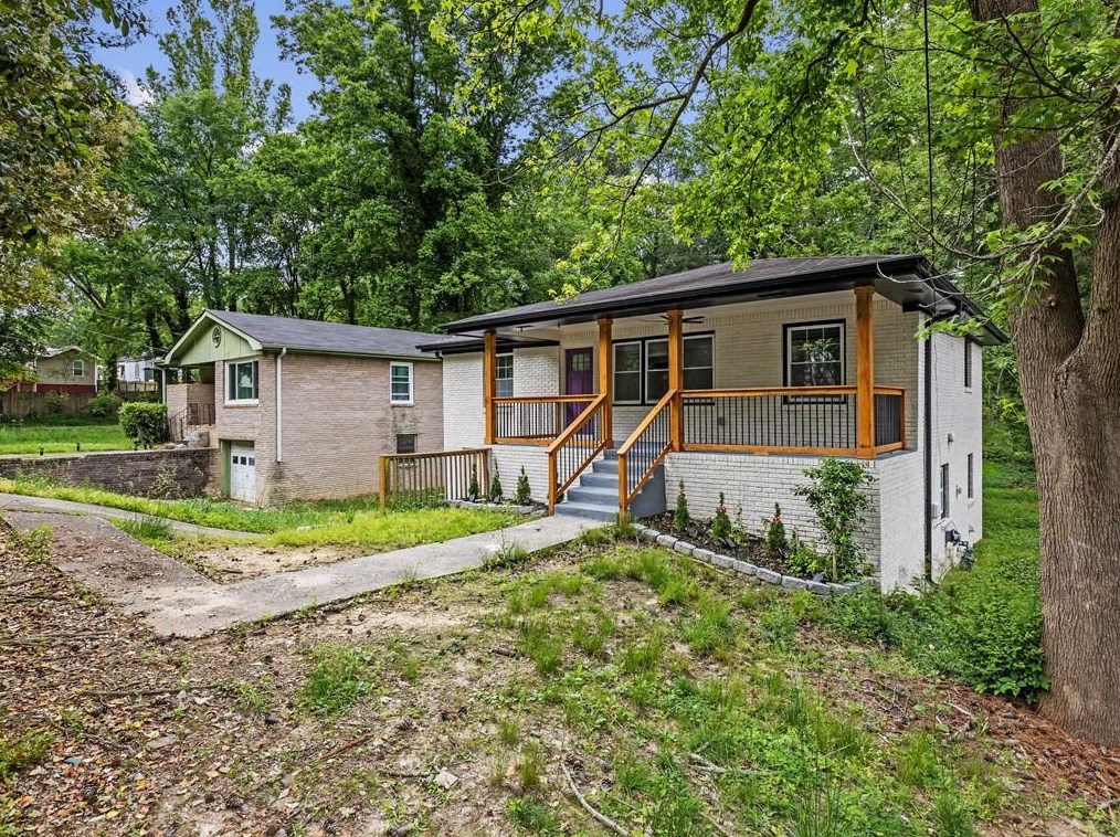 495 Woods Dr, Atlanta, GA 30318-6155