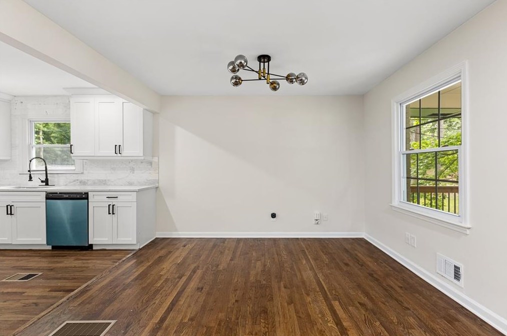 495 Wood Dr, Atlanta GA  30318-6155 exterior