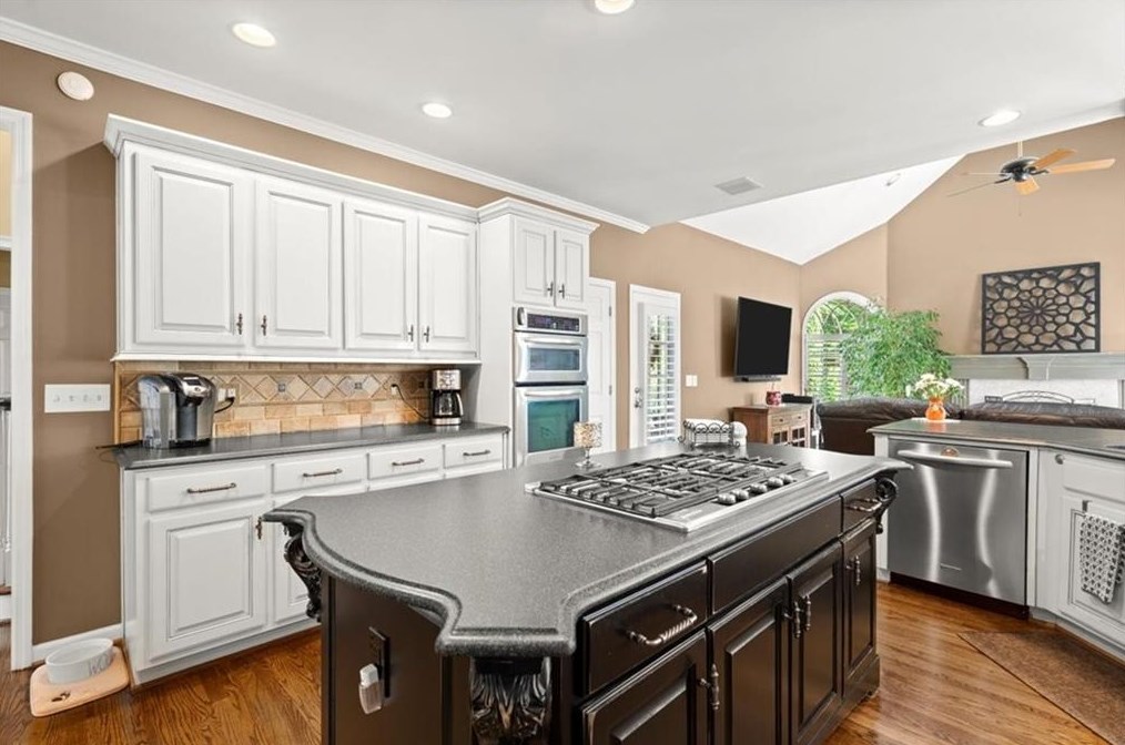 9350 Nesbit Lk Dr, Alpharetta GA 30022-4019 exterior