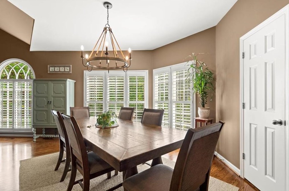 9350 Nesbit Lk Dr, Alpharetta GA 30022-4019 exterior