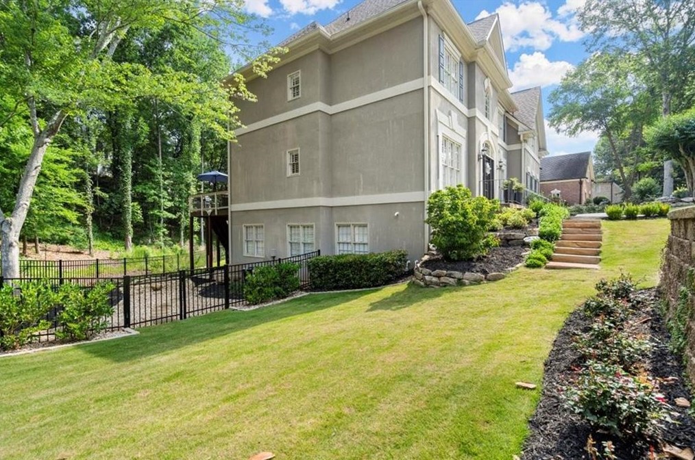 9350 Nesbit Lk Dr, Alpharetta GA 30022-4019 exterior