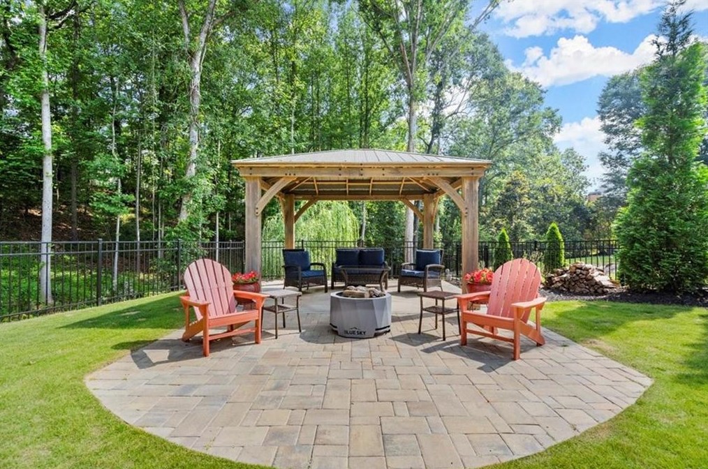 9350 Nesbit Lk Dr, Alpharetta GA 30022-4019 exterior