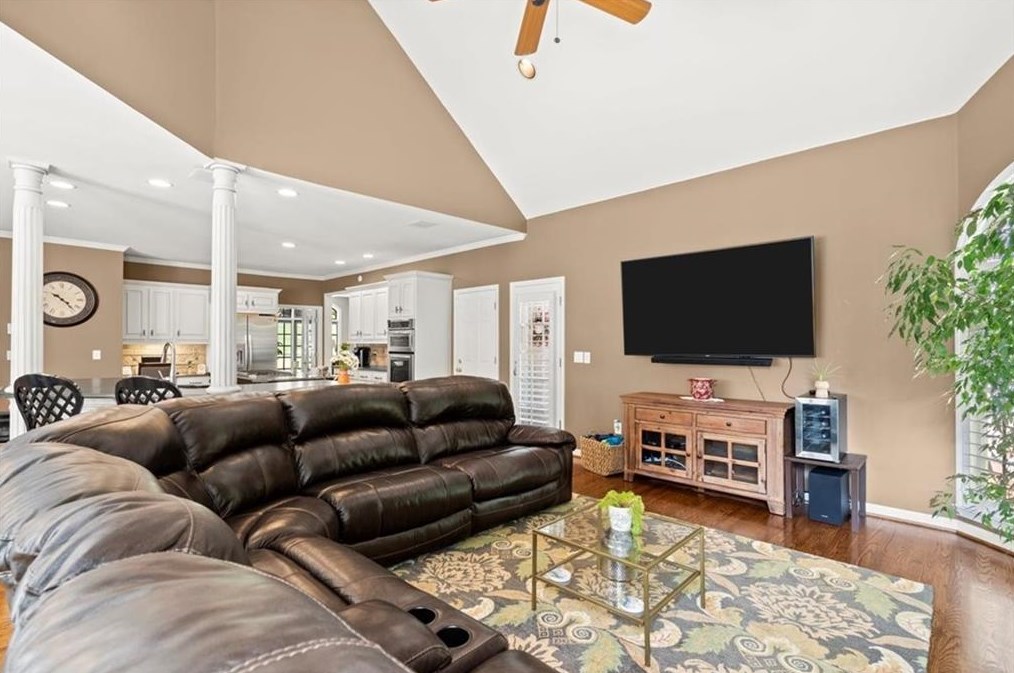 9350 Nesbit Lk Dr, Alpharetta GA 30022-4019 exterior