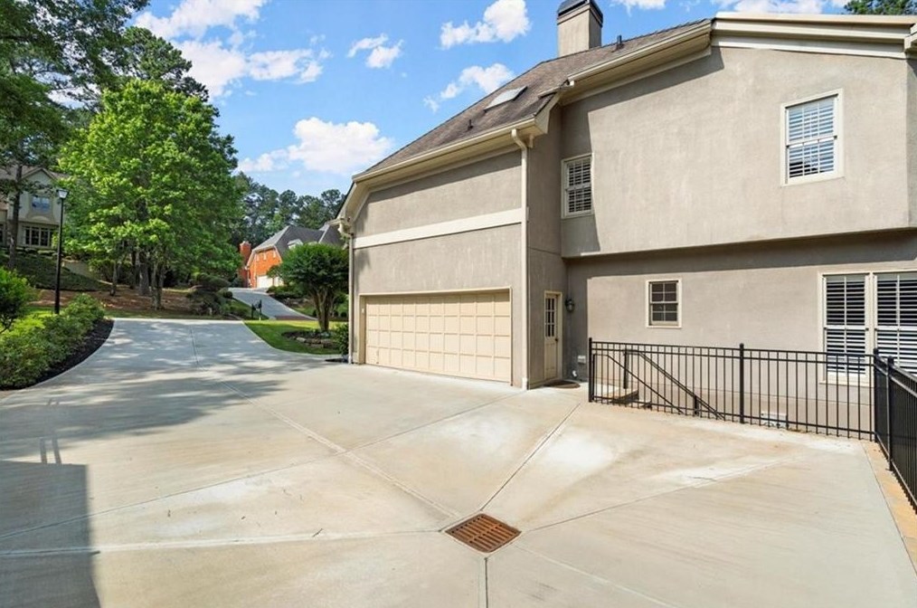 9350 Nesbit Lk Dr, Alpharetta GA 30022-4019 exterior