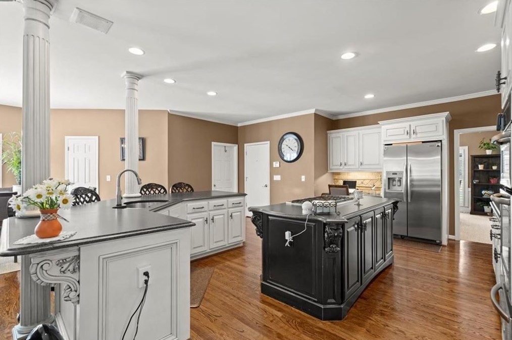 9350 Nesbit Lk Dr, Alpharetta GA 30022-4019 exterior