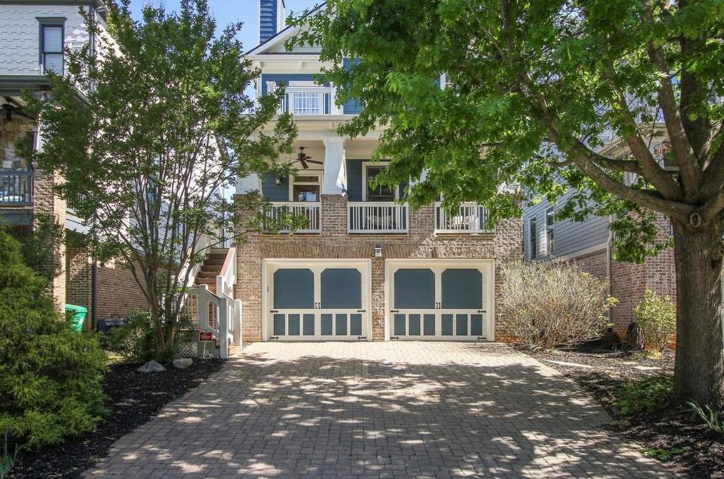 1096 Victoria St, Atlanta, GA 30319-2343