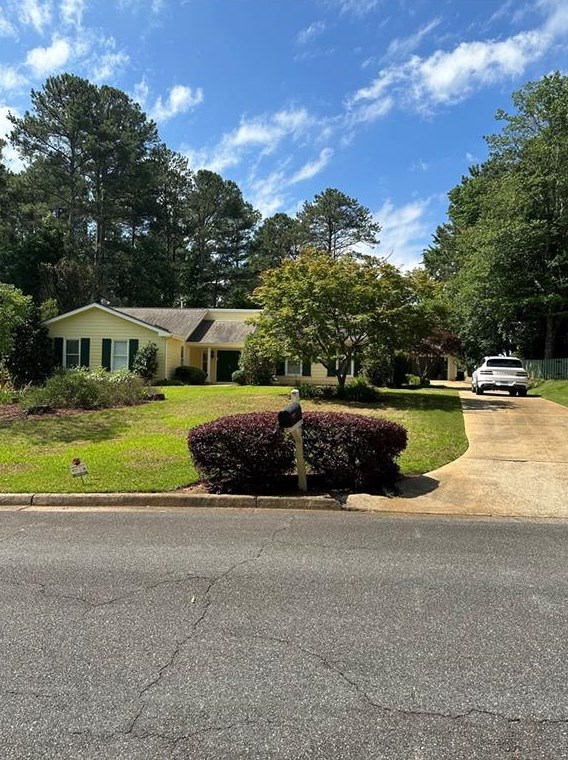 2705 Shadow Pine Dr, Roswell, GA 30076-2644
