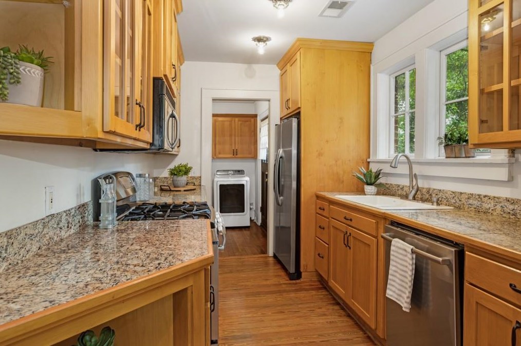 19 Wyman St, Atlanta GA  30317-2038 exterior