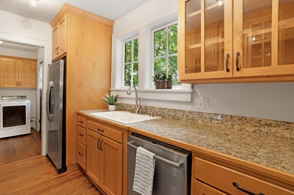 19 Wyman St, Atlanta GA  30317-2038 exterior