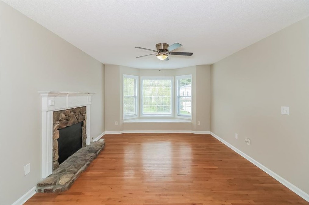 100 Ivy Glen Ct, Dallas, GA 30157