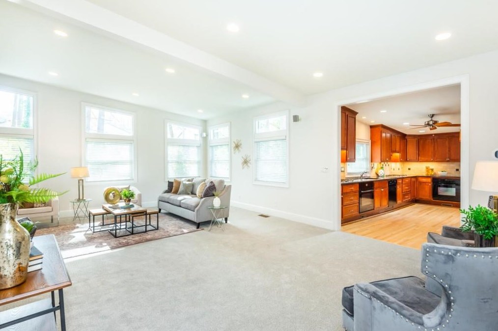 1373 Sheffield Dr, Atlanta GA  30329-3420 exterior