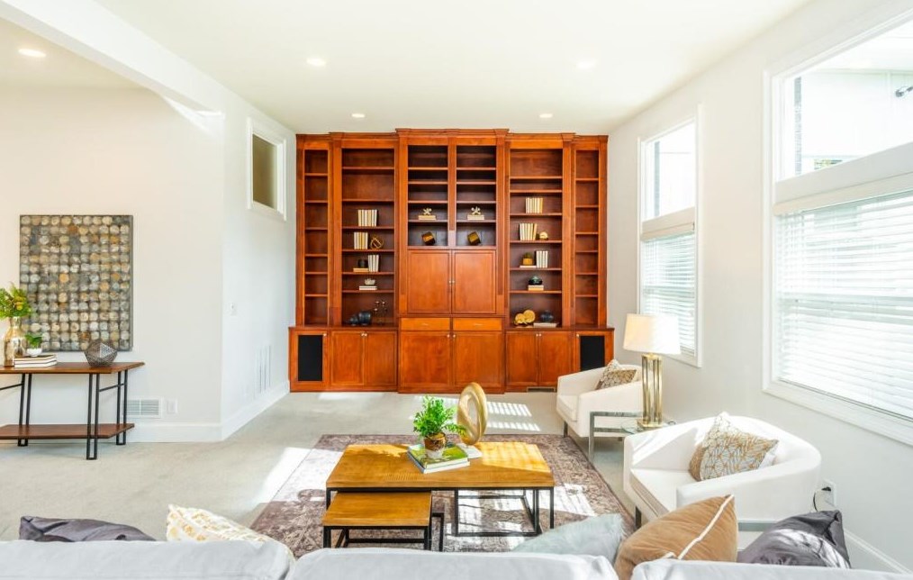 1373 Sheffield Dr, Atlanta GA  30329-3420 exterior