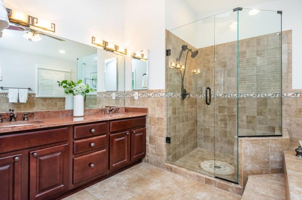1373 Sheffield Dr, Atlanta GA  30329-3420 exterior