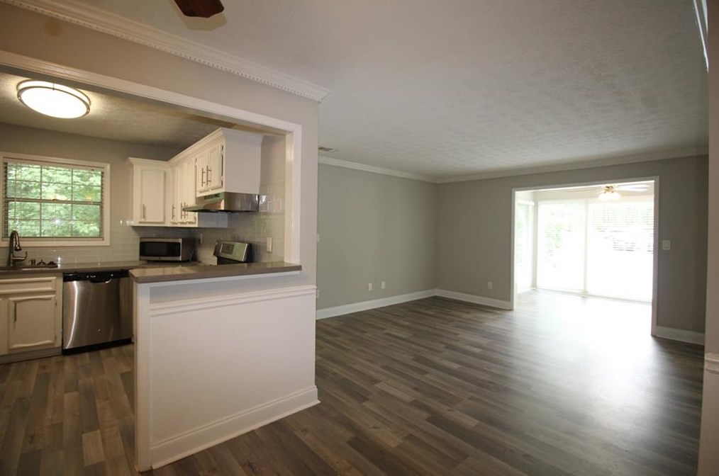210 Natchez Trce, Atlanta GA  30350-3003 exterior