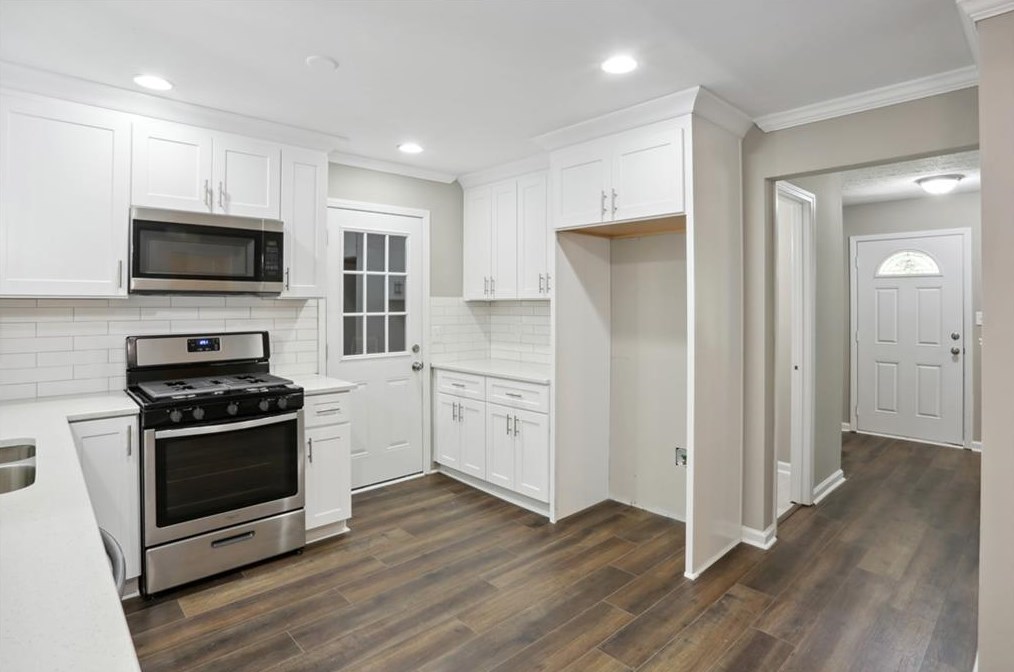 210 Birch Rill Dr, Alpharetta, GA 30022-5896