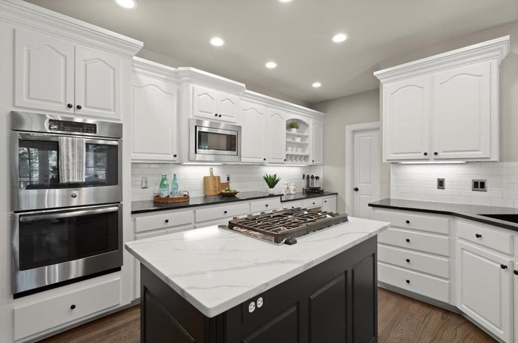 12150 Mdw Ln, Alpharetta GA 30005-7262 exterior