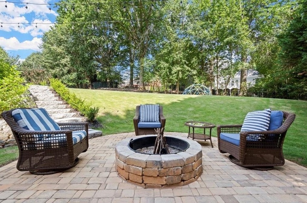 12150 Mdw Ln, Alpharetta GA 30005-7262 exterior