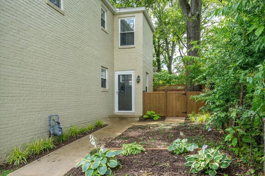 2595 Woodland Cir, Atlanta GA  30344-2738 exterior