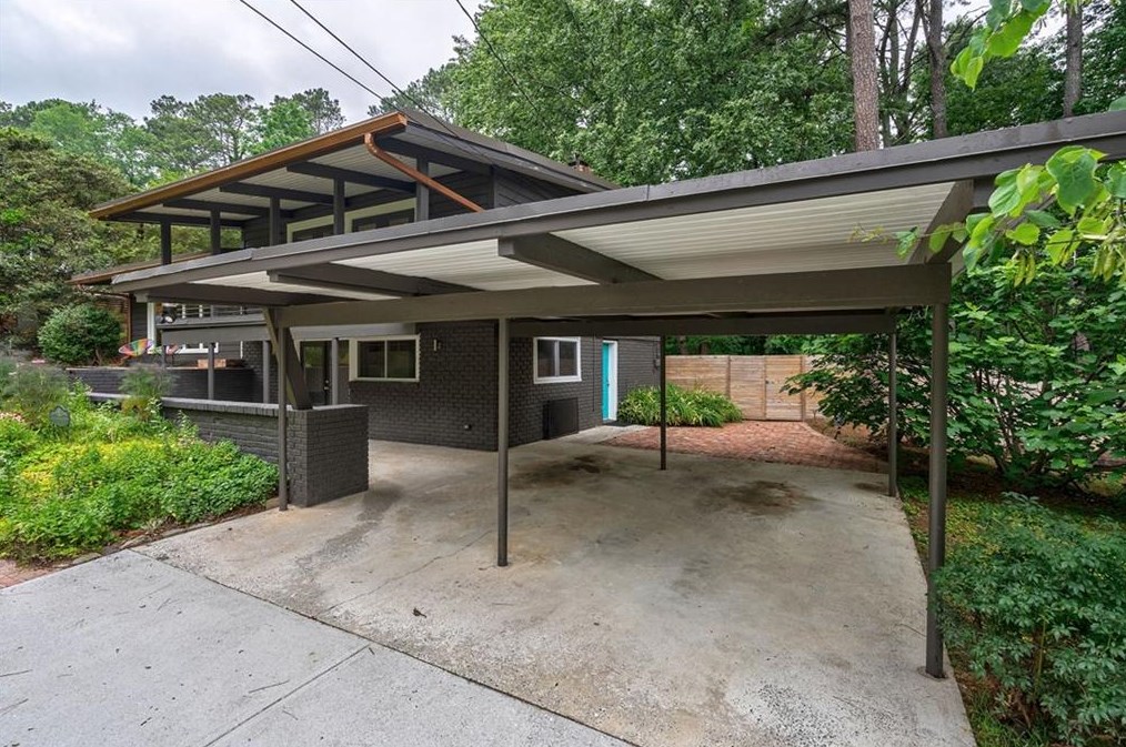 3676 Northlake Dr, Atlanta GA 30341 exterior