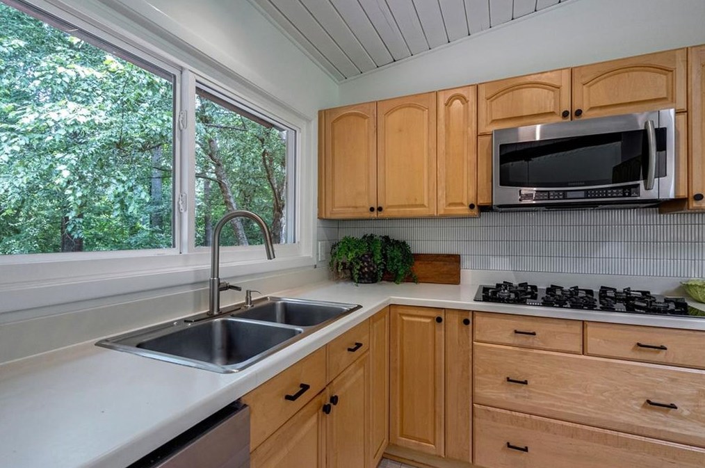 3676 Northlake Dr, Atlanta GA 30341 exterior