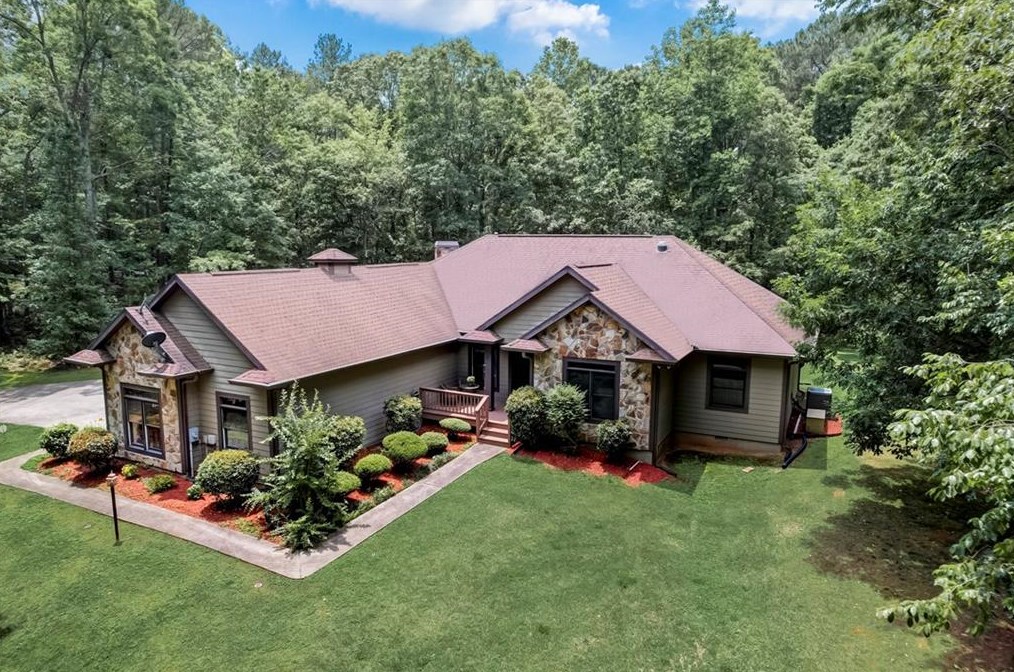 28 Fawn Lake Trl, White, GA 30184-2850