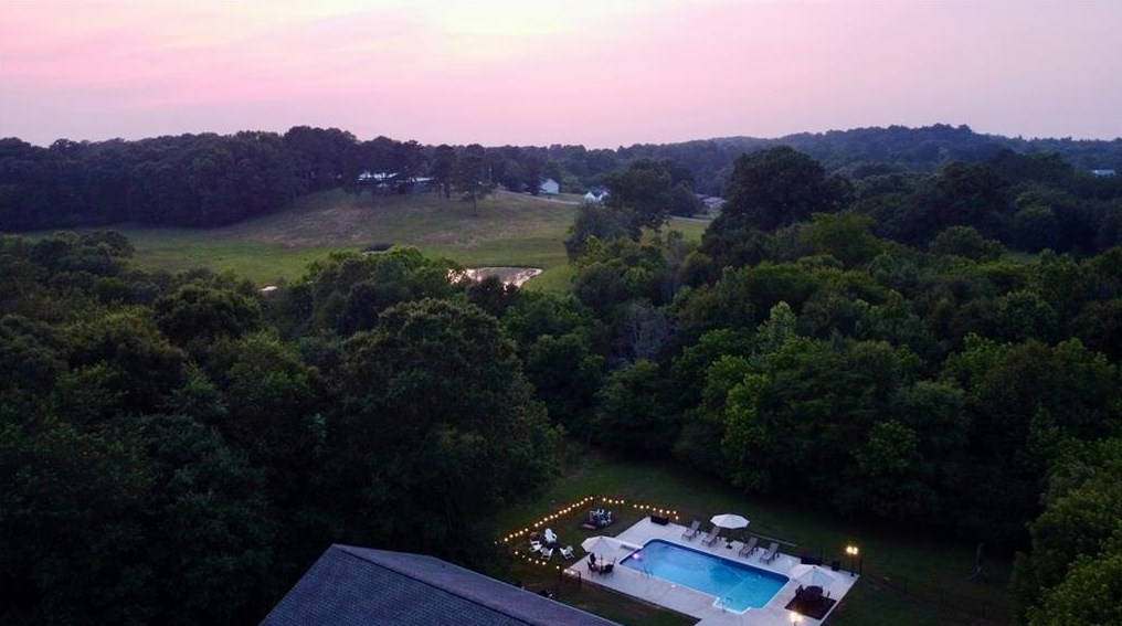 271 Peachtree Ln, Calhoun GA 30701-4392 exterior