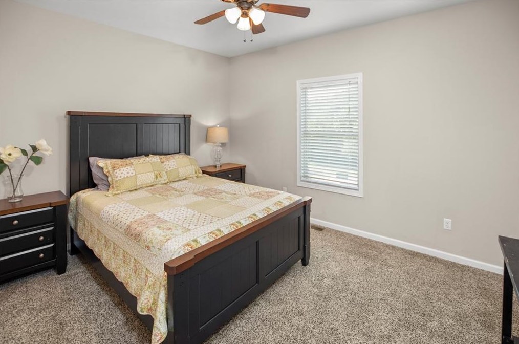 271 Peachtree Ln, Calhoun GA 30701-4392 exterior