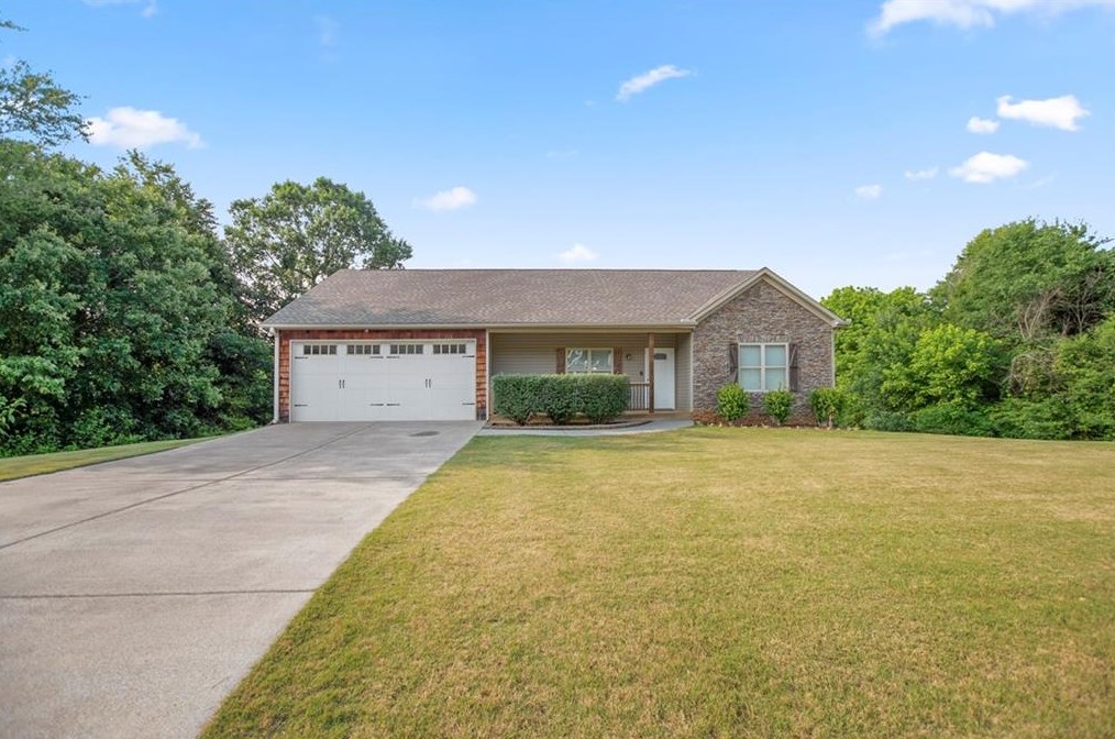 271 Peachtree Ln, Calhoun, GA 30701-4382