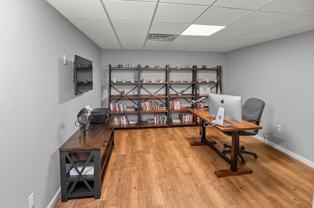 271 Peachtree Ln, Calhoun GA 30701-4392 exterior