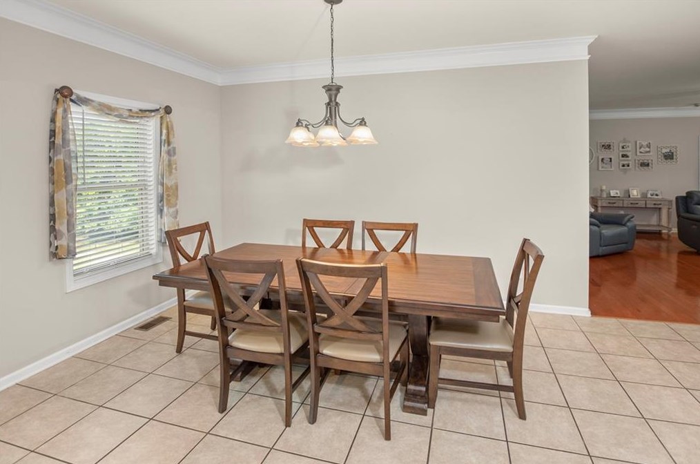 271 Peachtree Ln, Calhoun GA 30701-4392 exterior