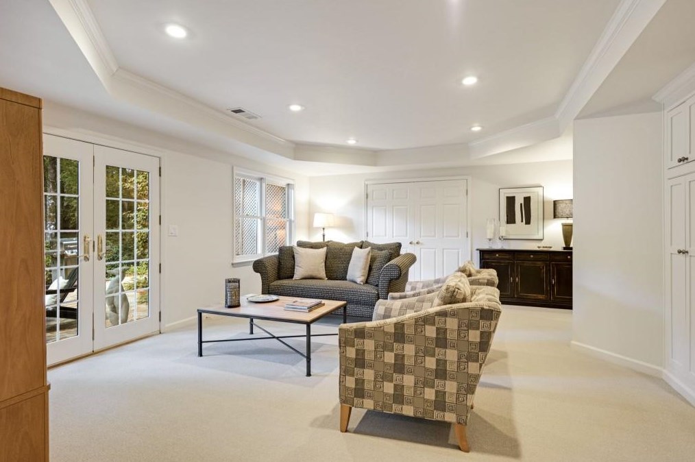 385 Overhill Bnd, Alpharetta GA 30005-8972 exterior