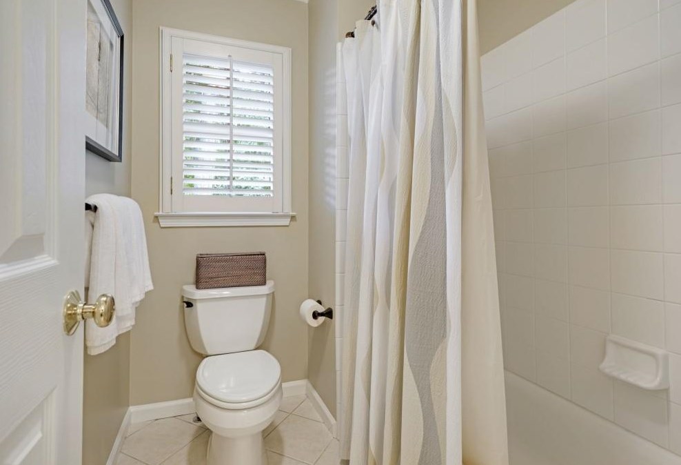 385 Overhill Bnd, Alpharetta GA 30005-8972 exterior